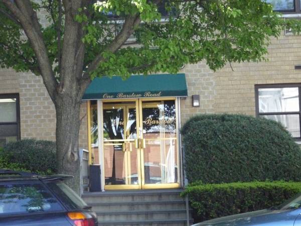 More Photos Of 1 Barstow Rd, Great Neck Apartments For Sale