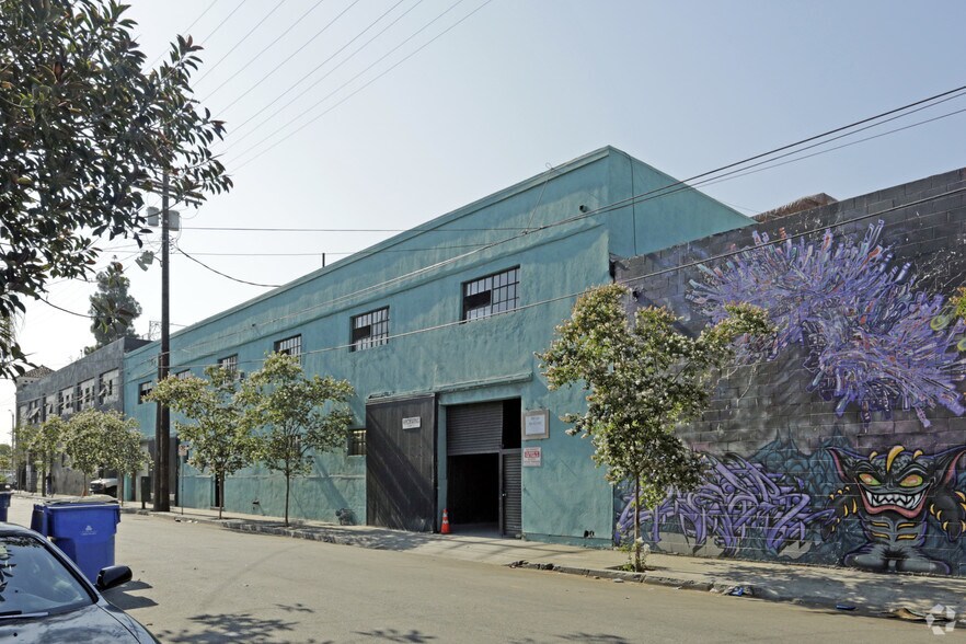 More Photos Of 314 W 58th St, Los Angeles Warehouse For Sale
