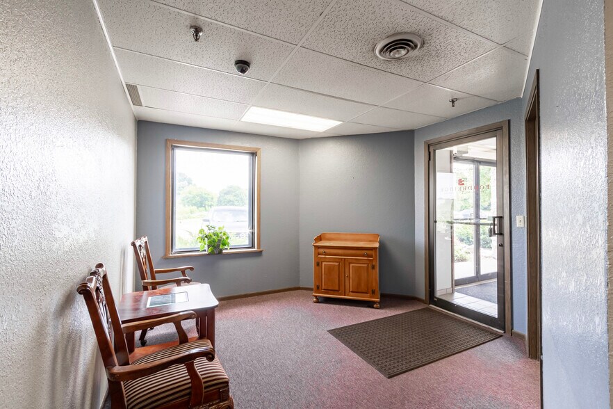 More Photos Of 14100-14170 23rd Ave N, Plymouth Unknown For Lease