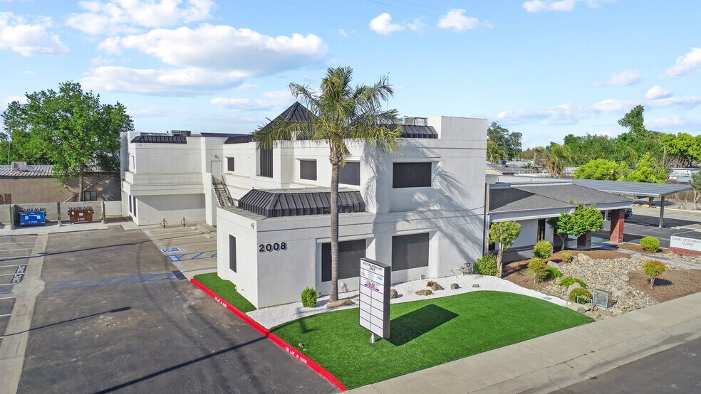 Primary Photo Of 2008 W Dorothea Ave, Visalia Freestanding For Lease