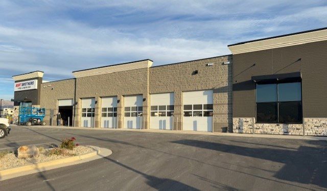 More Photos Of 425 W 2650 N, Pleasant View Auto Repair For Sale