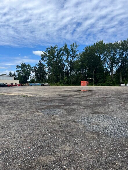 More Photos Of 168 Red Lion Rd, Southampton Light Manufacturing For Lease