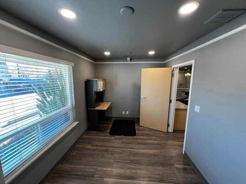 More Photos Of 1158 Court St, Redding Medical For Sale