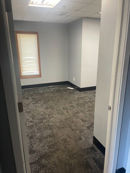 More Photos Of 5635 Commerce St, Lansing Warehouse For Lease