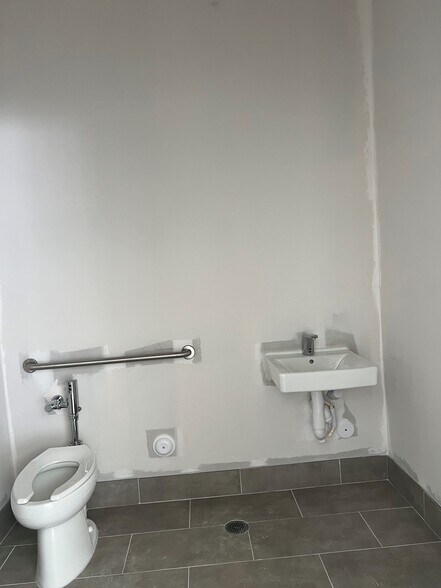 More Photos Of 18412 Homestead Ave, Miami Apartments For Lease