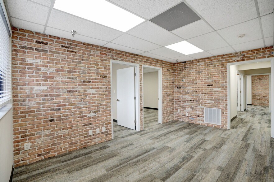 More Photos Of 1717 2nd St, Sarasota Office For Lease