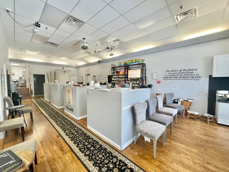 More Photos Of 1298 Newbridge Rd, North Bellmore Office For Sale