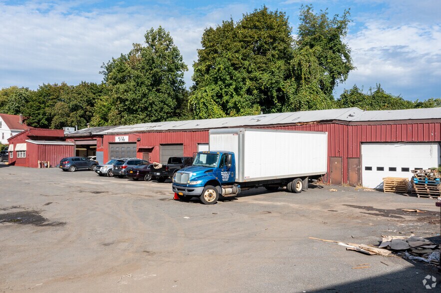 More Photos Of 6-12 Hoover Ave, Haverstraw Warehouse For Lease