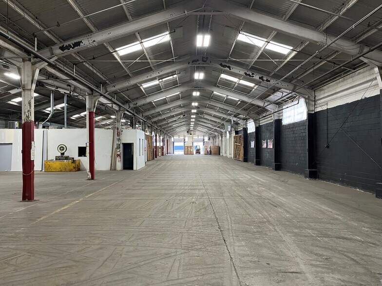 More Photos Of 5148 Railroad Ave, East Chicago Warehouse For Lease