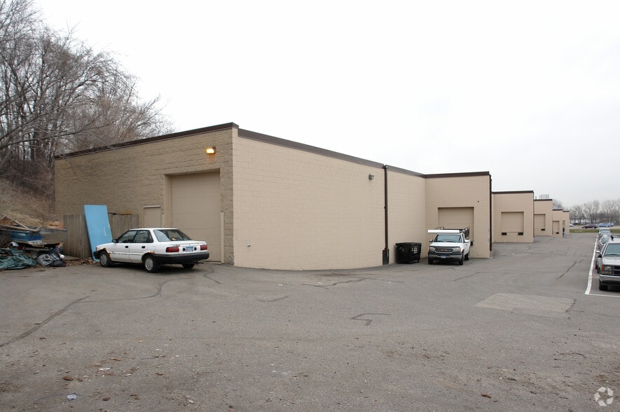 More Photos Of 11545-11581 Encore Cir, Hopkins Warehouse For Lease