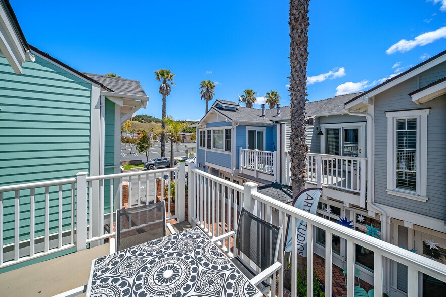 More Photos Of 74 San Francisco St, Avila Beach Flex For Sale