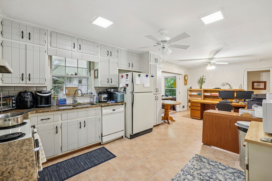 More Photos Of 2119 Vista Dale Ct, Tucker Office Residential For Sale