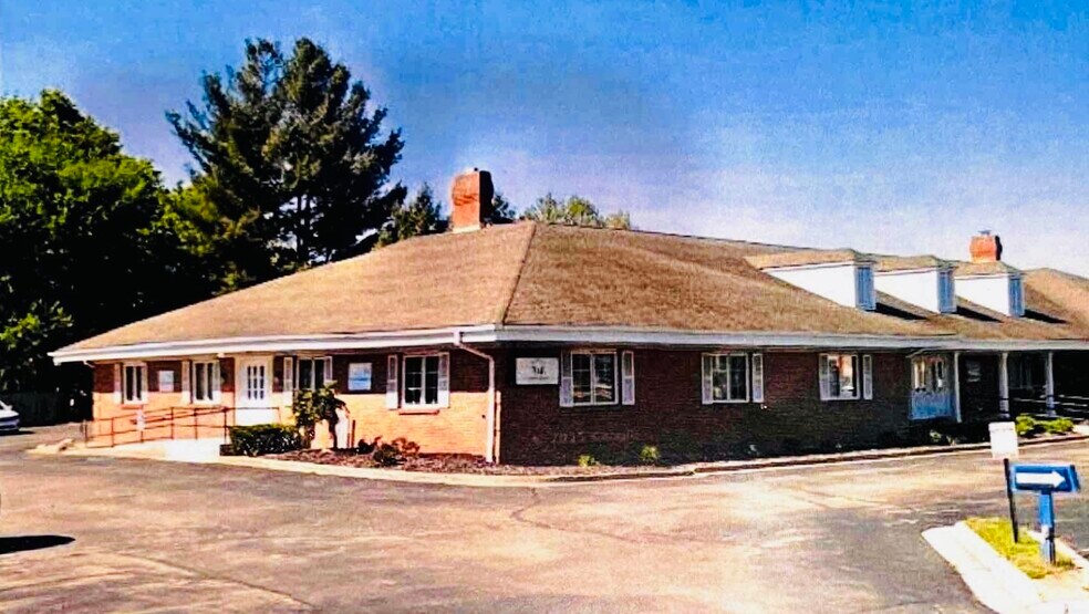 Primary Photo Of 1836 Baldwin St, Jenison Medical For Lease