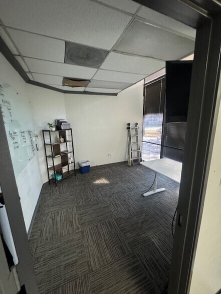 More Photos Of 681 N Plano Rd, Richardson Showroom For Lease