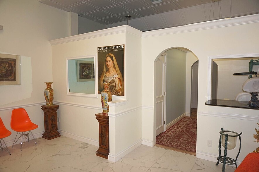 More Photos Of 330 Clematis St, West Palm Beach Storefront Retail Office For Sale