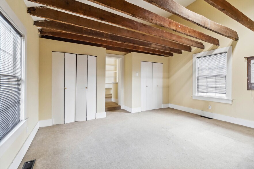 More Photos Of 239 N Broadway, Lexington Office Residential For Sale