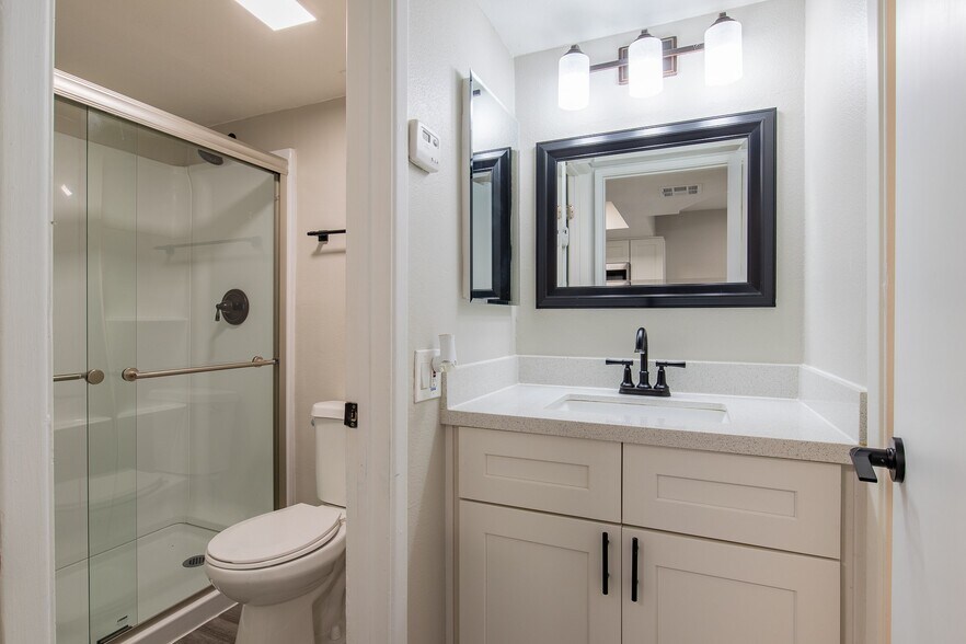 More Photos Of 2930 N 52nd St, Phoenix Apartments For Sale