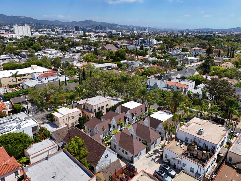 More Photos Of 537-545 1/2 N Orange Dr, Los Angeles Apartments For Sale