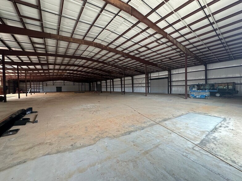More Photos Of 630 Wofford St, Spartanburg Warehouse For Lease