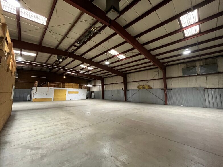 More Photos Of 651 E 66th Ave, Denver Warehouse For Lease