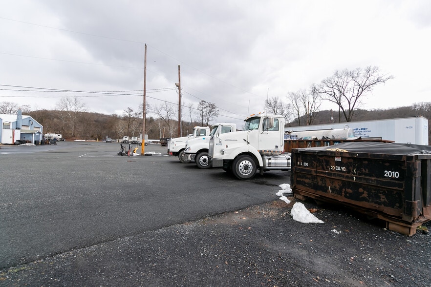 More Photos Of 56 US 46 Hwy, Columbia Distribution For Lease