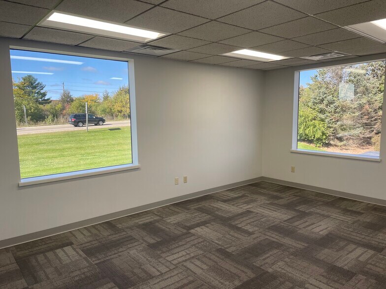 More Photos Of 555 S Industrial Dr, Hartland Office For Lease