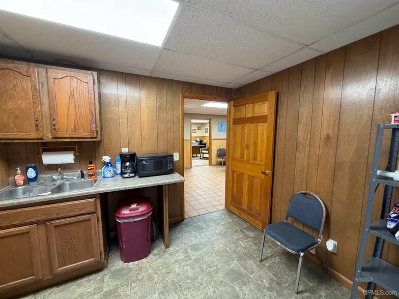 More Photos Of 7 Brebner Rd E, Negaunee Flex For Sale