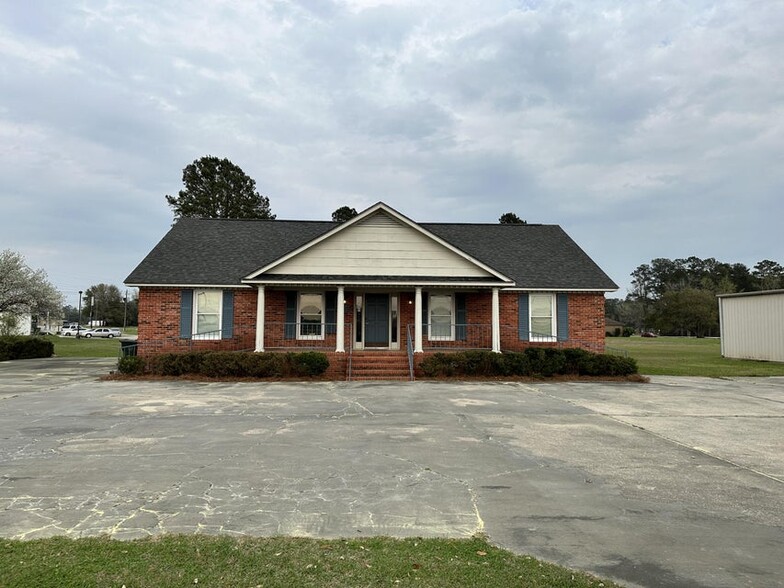 Primary Photo Of 409 Martin Luther King Ave, Kingstree Healthcare For Sale