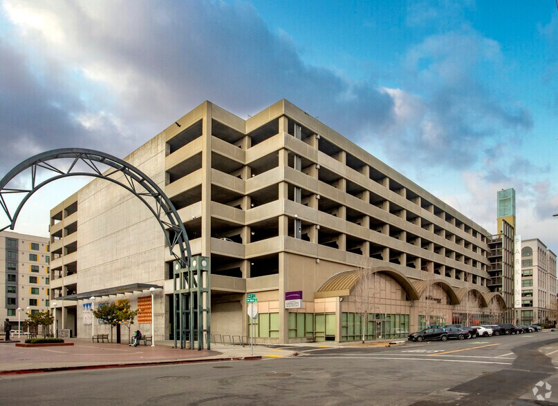 Primary Photo Of 255 2nd St, Oakland Parking Garage For Lease