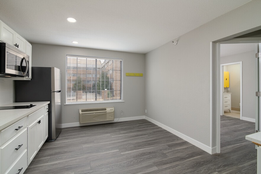 More Photos Of 3211 S 79th East Ave, Tulsa Apartments For Sale