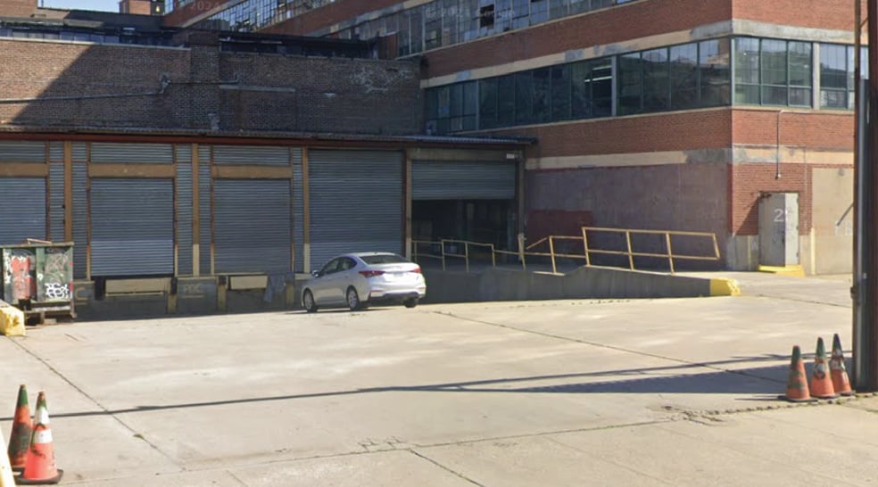 More Photos Of 285 Calyer St, Brooklyn Industrial For Lease