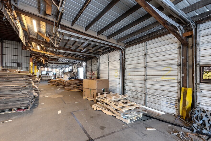 More Photos Of 1200 Bissell St, Venice Warehouse For Sale