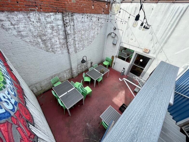 More Photos Of 314 William St, Fredericksburg Storefront For Lease