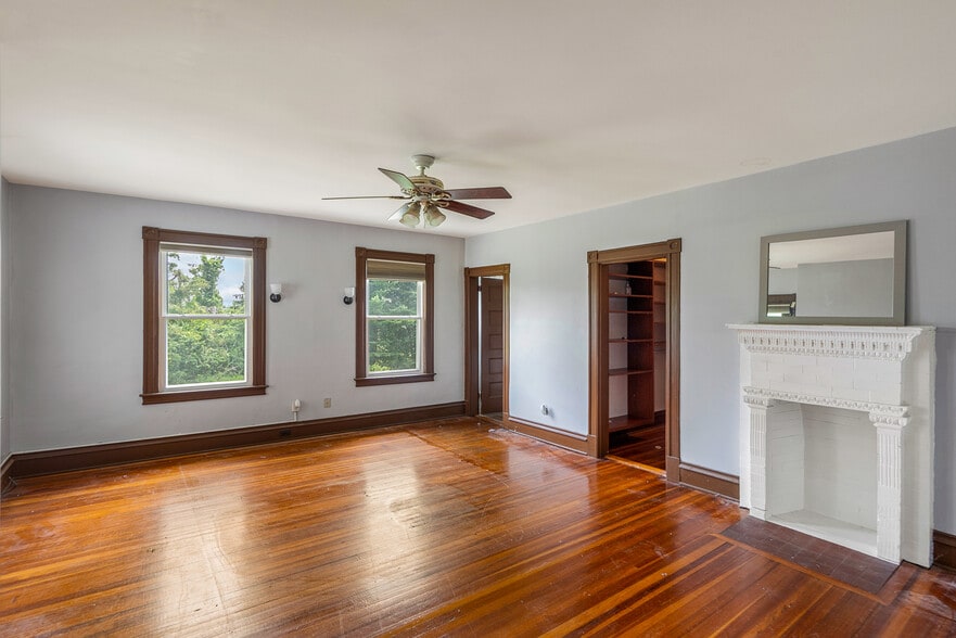 More Photos Of 2665 Boston Tpke, Coventry Funeral Home For Sale