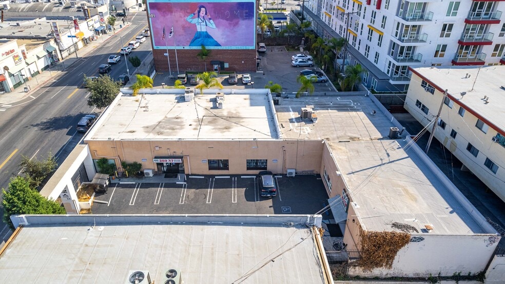 More Photos Of 963 - 965 South Western Avenue, Los Angeles Freestanding For Lease