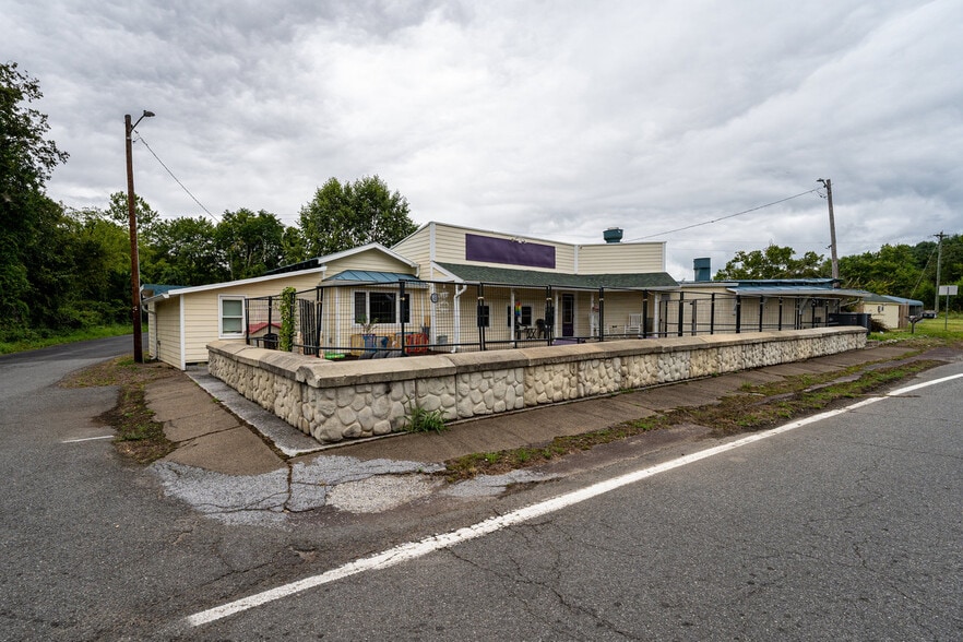 More Photos Of 12167 Lee Hwy, Sperryville Veterinarian Kennel For Sale