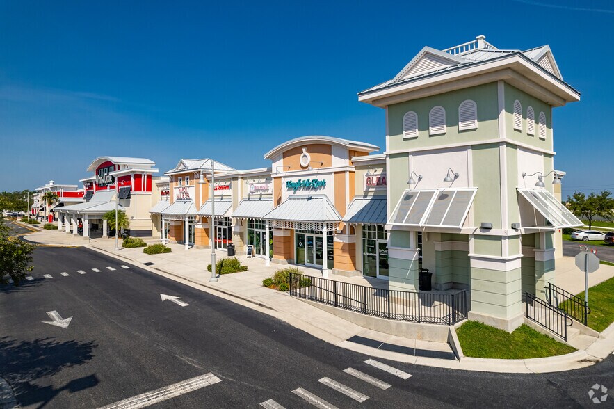Primary Photo Of 252 Harbor Village Ln, Apollo Beach General Retail For Lease