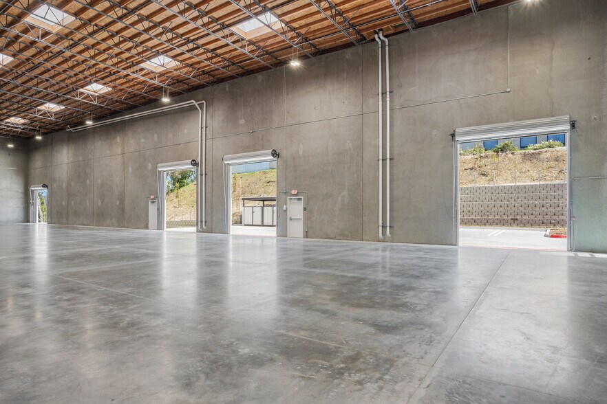 More Photos Of 2515 Birch St, Vista Warehouse For Lease