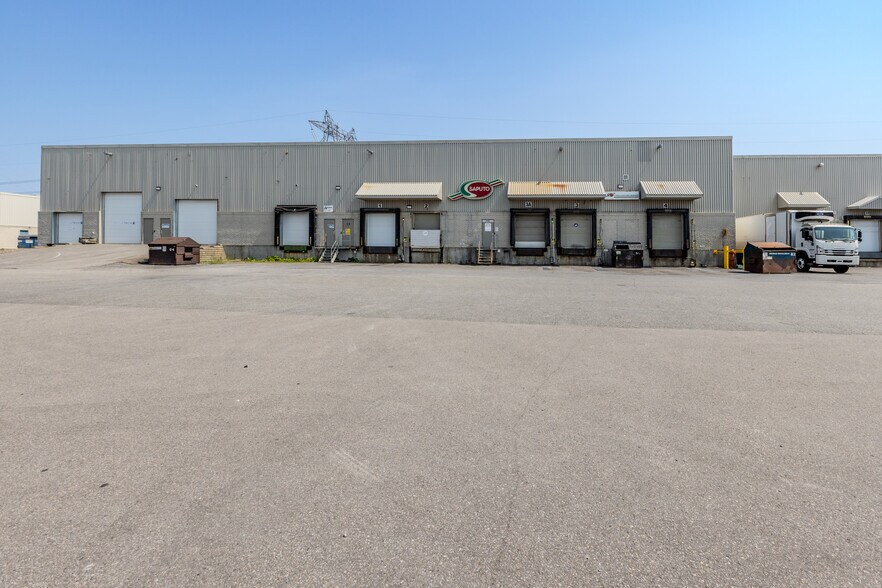 More Photos Of 3240 Av Watt, Québec Light Distribution For Lease