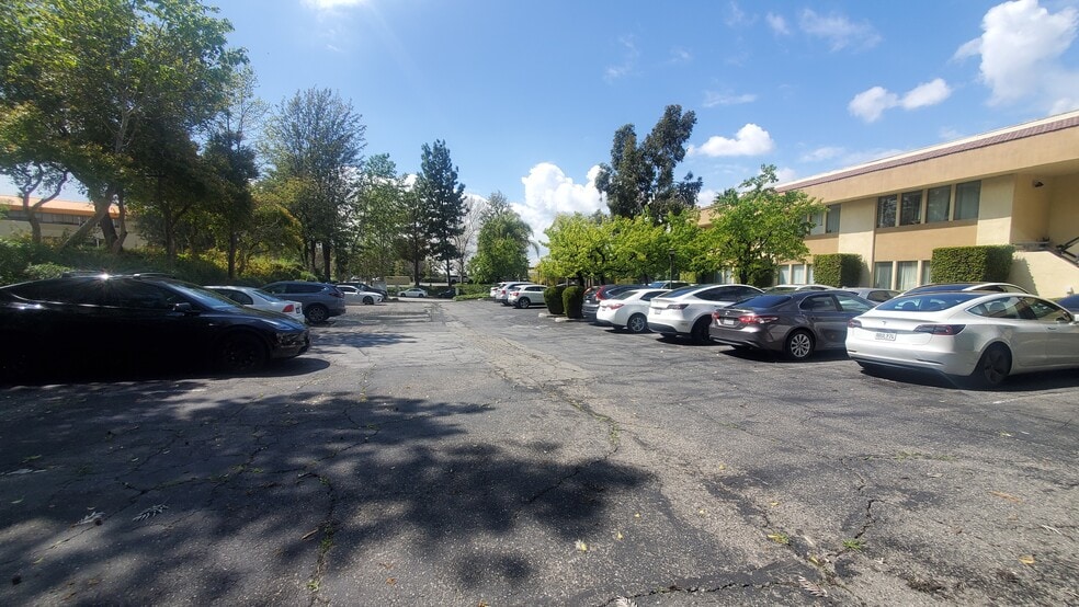 More Photos Of 1074 Park View Dr, Covina Medical For Lease