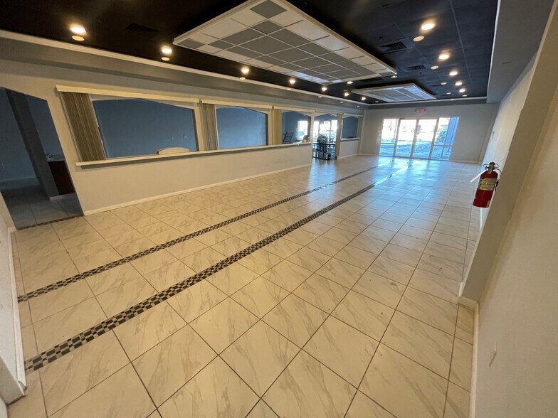 More Photos Of 1333 Central Park Dr, O'Fallon Unknown For Lease