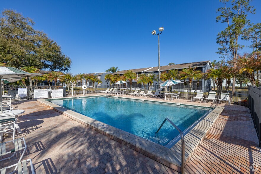 More Photos Of 180 Royal Palm Dr, Kissimmee Apartments For Sale