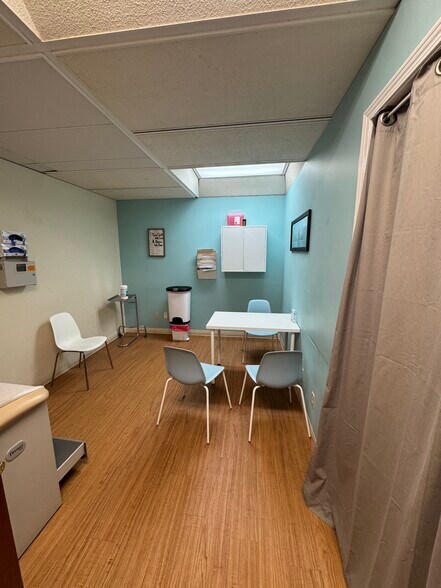 More Photos Of 1539 Parental Home Rd, Jacksonville Medical For Lease