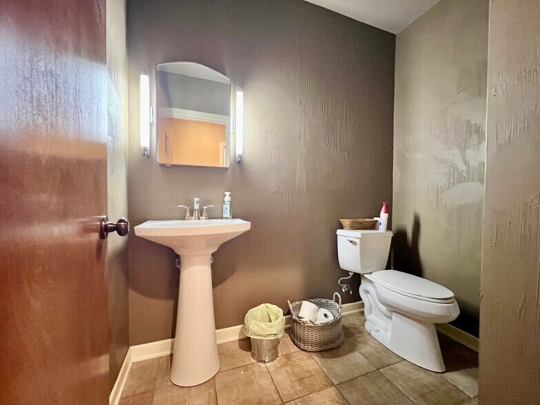 More Photos Of 614 Oak Ave, Sulphur Springs Office For Sale