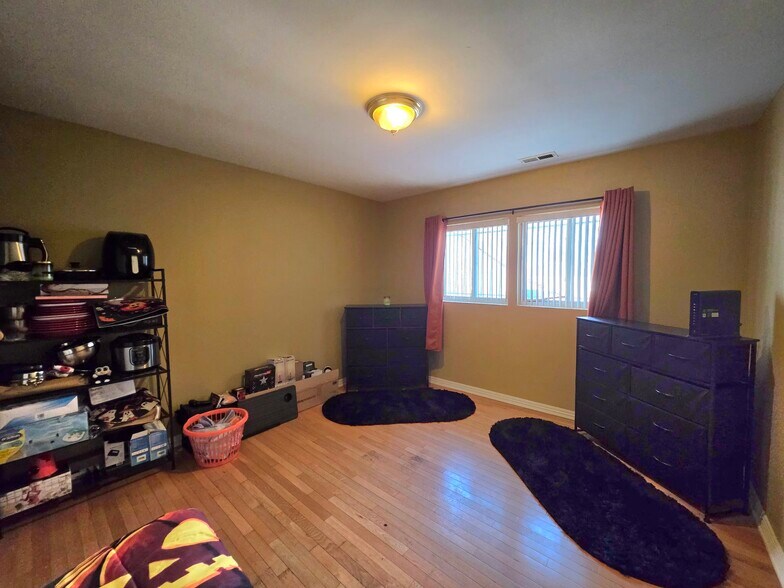 More Photos Of 7815 S Kedzie Ave, Chicago Storefront Retail Residential For Sale