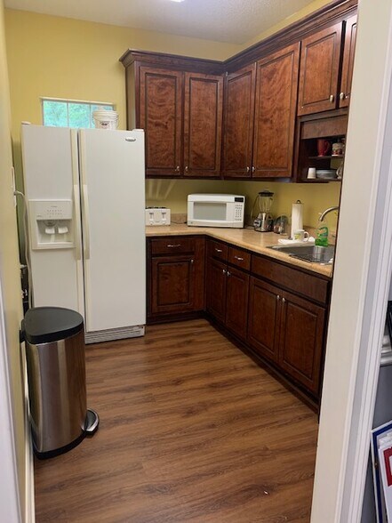 More Photos Of 400 Highway 81 E, Mcdonough Office For Lease