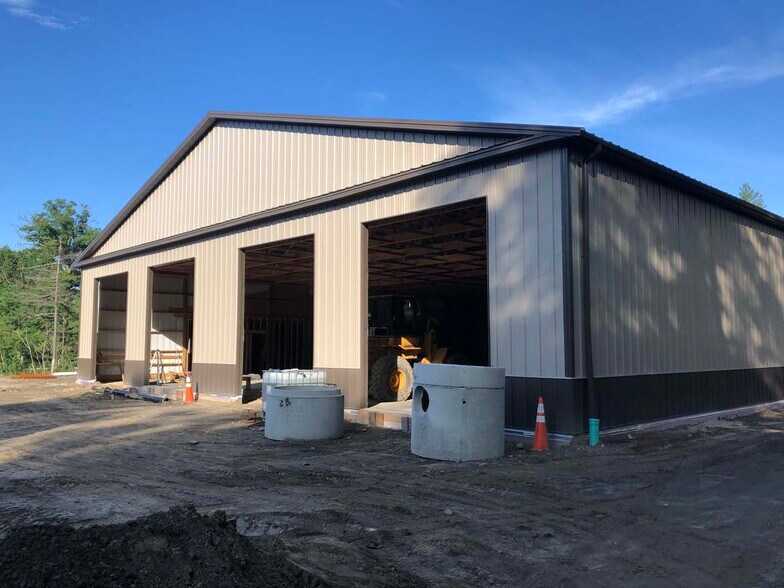 More Photos Of 5 Goddard Rd, Northborough Warehouse For Lease