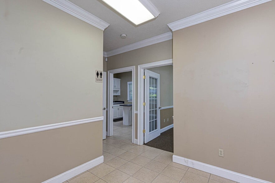 More Photos Of 5050 Warm Springs Rd, Columbus Office For Sale