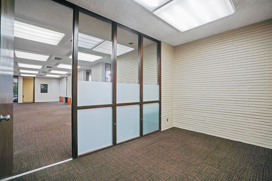 More Photos Of 1414 Webster St, Alameda Bank For Lease