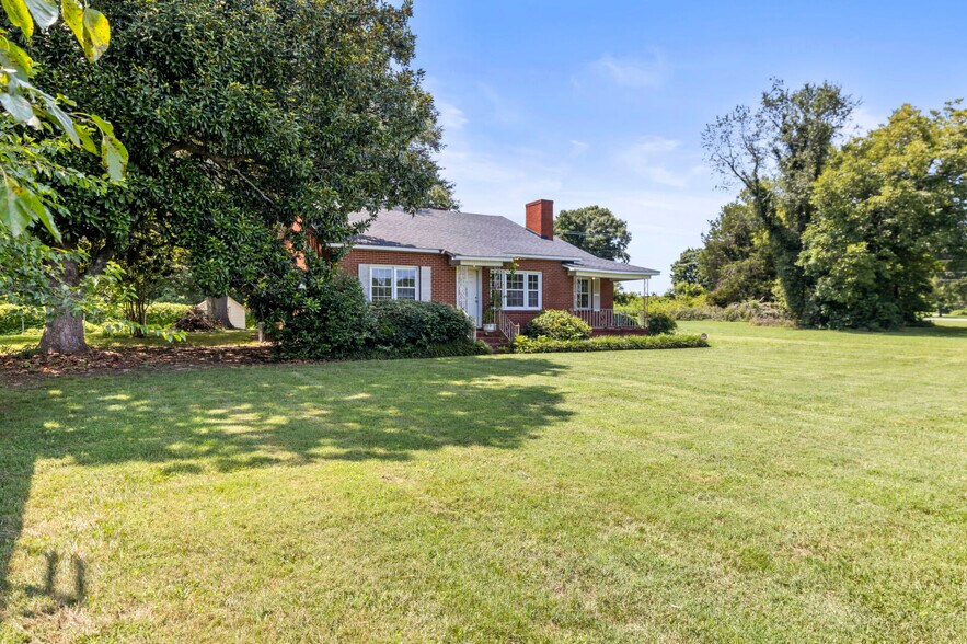 More Photos Of 1316 S Highway 16, Stanley Office Residential For Sale